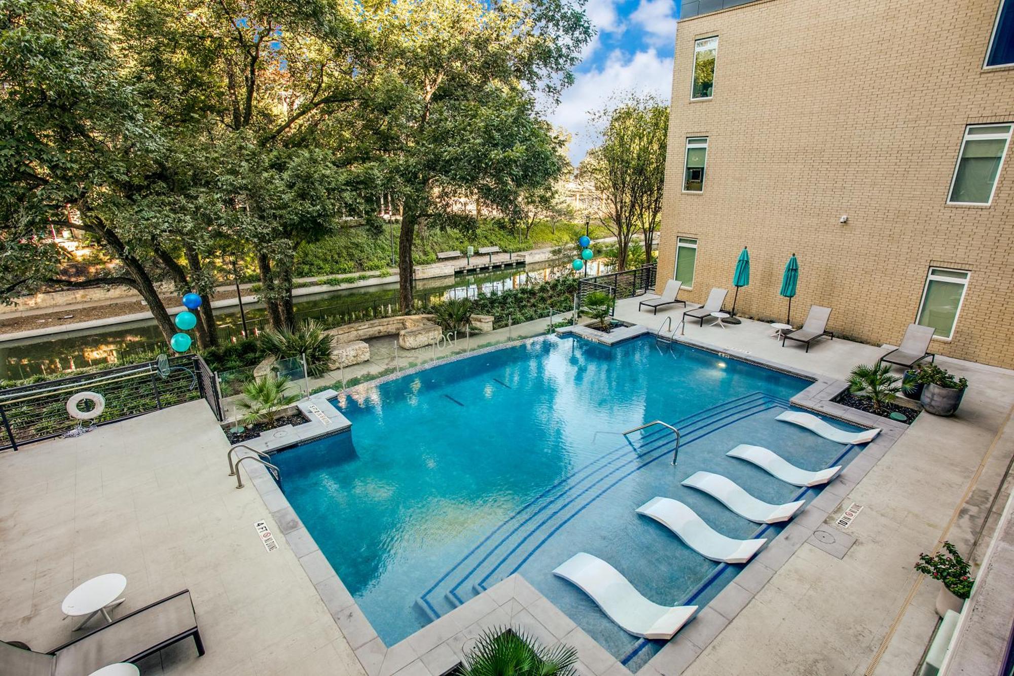 Lush Downtown Condo On Riverwalk W King Ste, Free Parking, Pet Friendly, Centrally Located On Riverwalk San Antonio Ngoại thất bức ảnh
