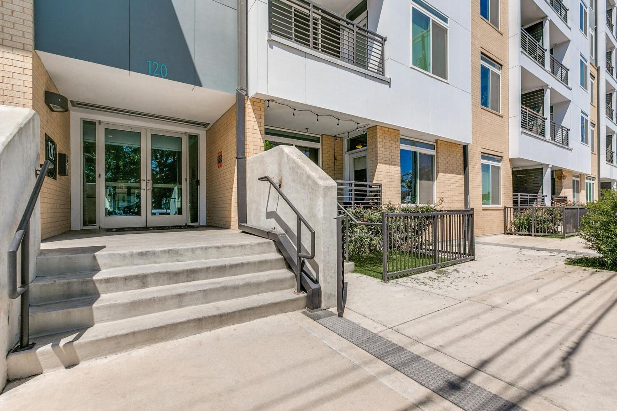 Lush Downtown Condo On Riverwalk W King Ste, Free Parking, Pet Friendly, Centrally Located On Riverwalk San Antonio Ngoại thất bức ảnh