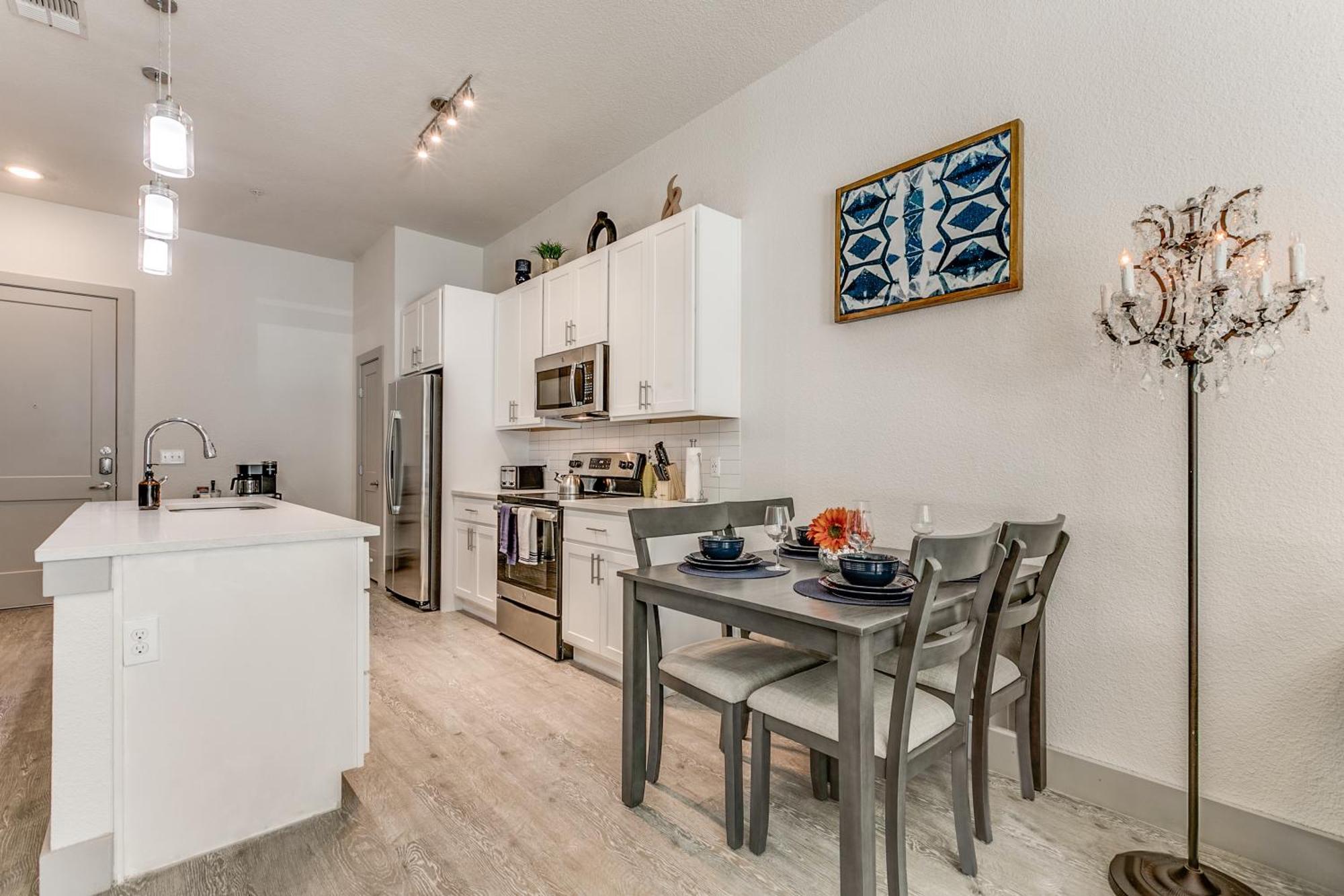 Lush Downtown Condo On Riverwalk W King Ste, Free Parking, Pet Friendly, Centrally Located On Riverwalk San Antonio Ngoại thất bức ảnh