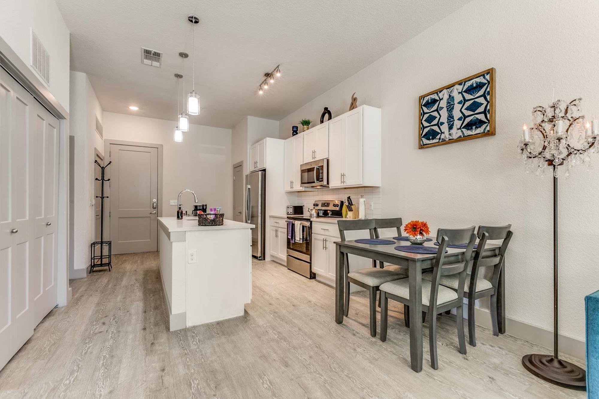 Lush Downtown Condo On Riverwalk W King Ste, Free Parking, Pet Friendly, Centrally Located On Riverwalk San Antonio Ngoại thất bức ảnh