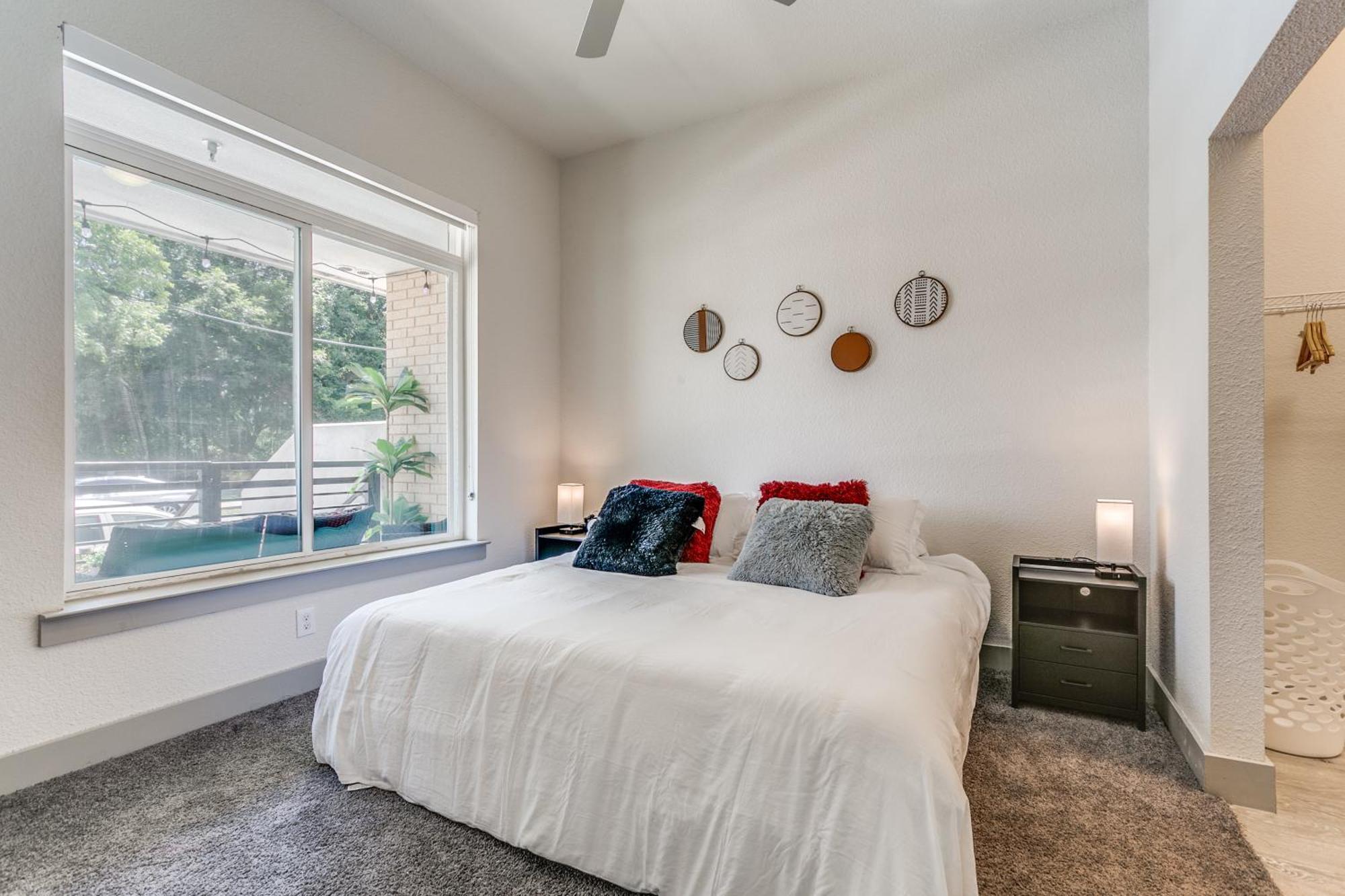 Lush Downtown Condo On Riverwalk W King Ste, Free Parking, Pet Friendly, Centrally Located On Riverwalk San Antonio Ngoại thất bức ảnh